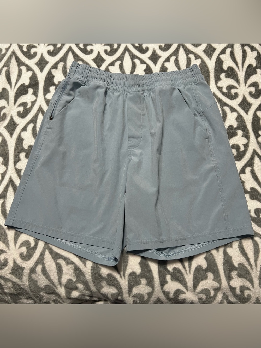 VRST Men’s Athletic Golf Shorts
• Size Small